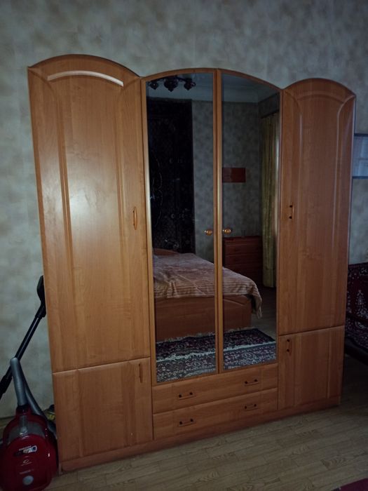 Срочно спальный гарнитур