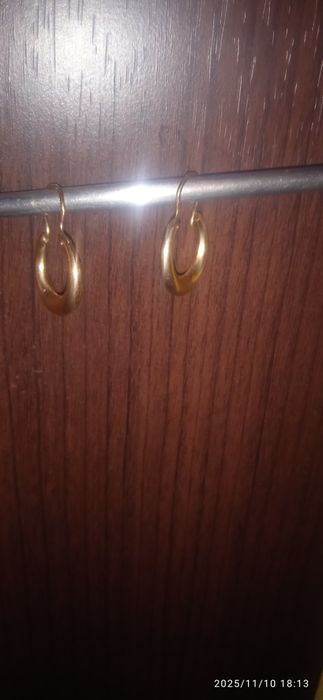 Продам серьги золотые