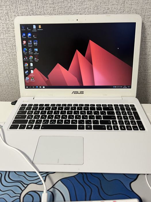 Ноутбук Asus тач пад