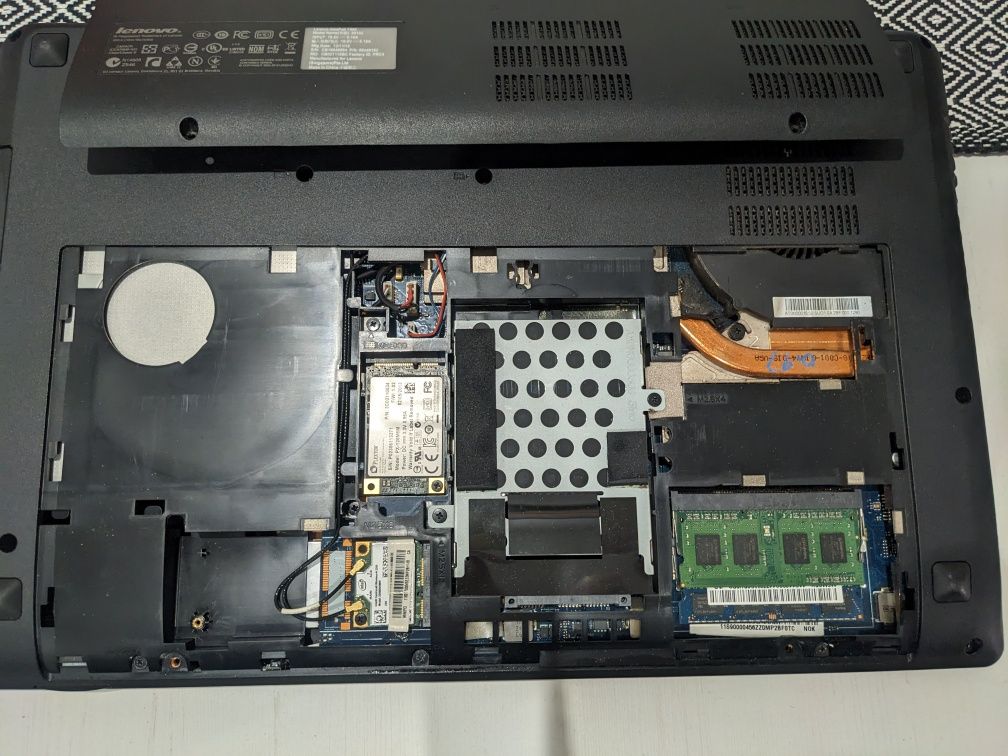 Laptop Lenovo Y580 (uszkodzony)
