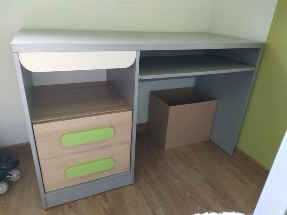 Komplet mebli do pokoju dziecka