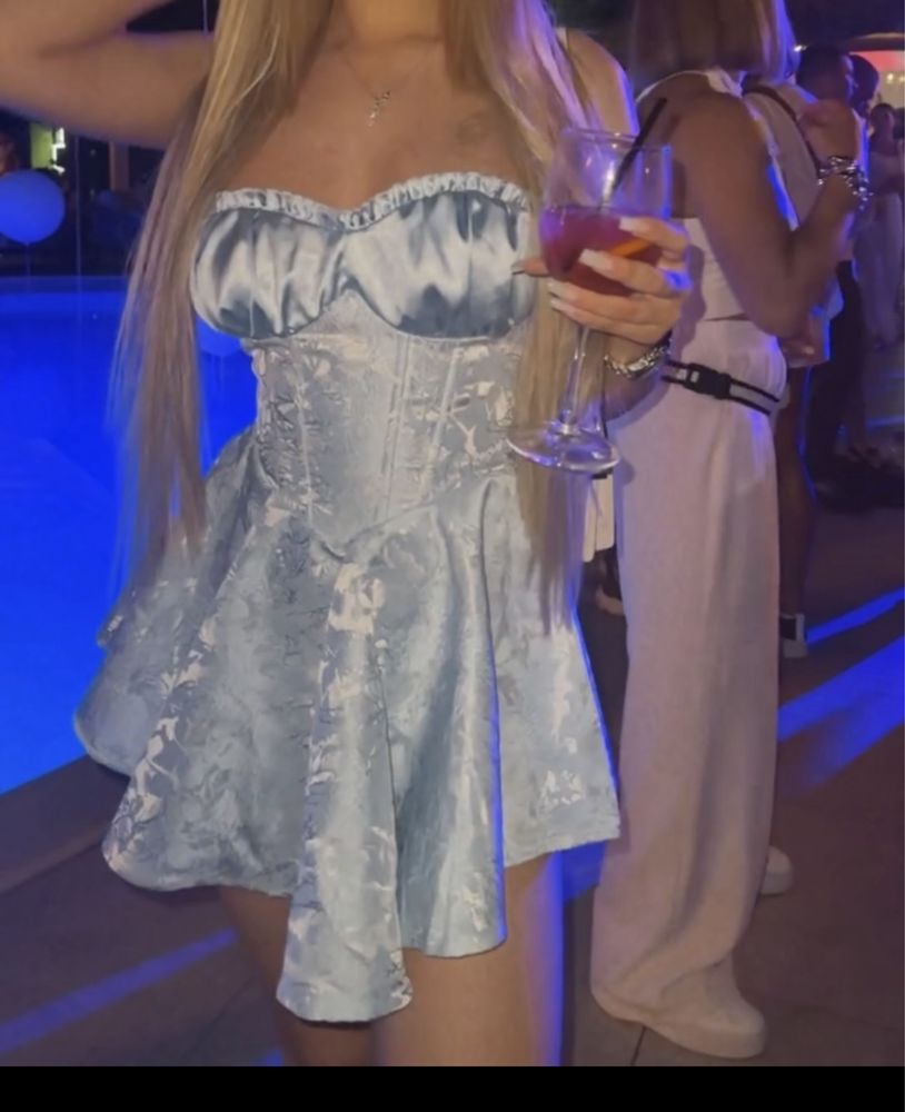 Платье голубое с корсетом