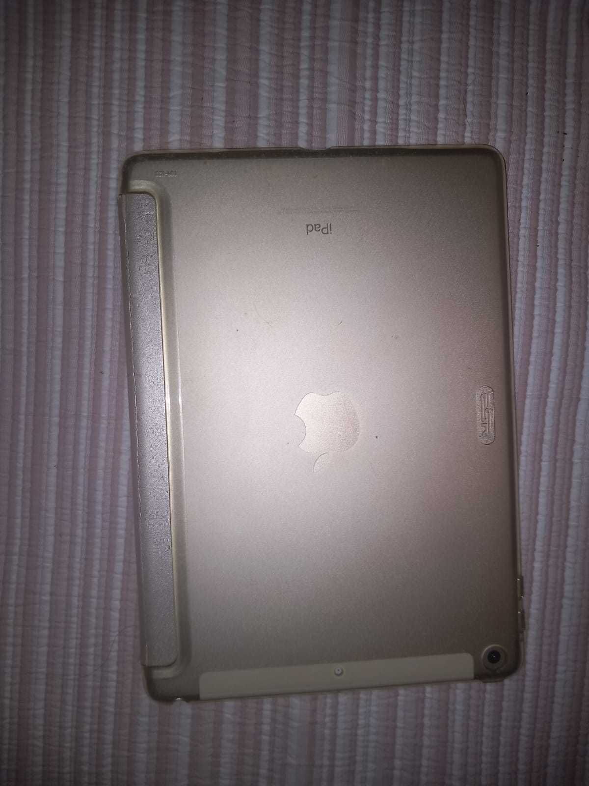 Apple iPad 9.7" (Wi-Fi/Cellular) 128 GB Dourado