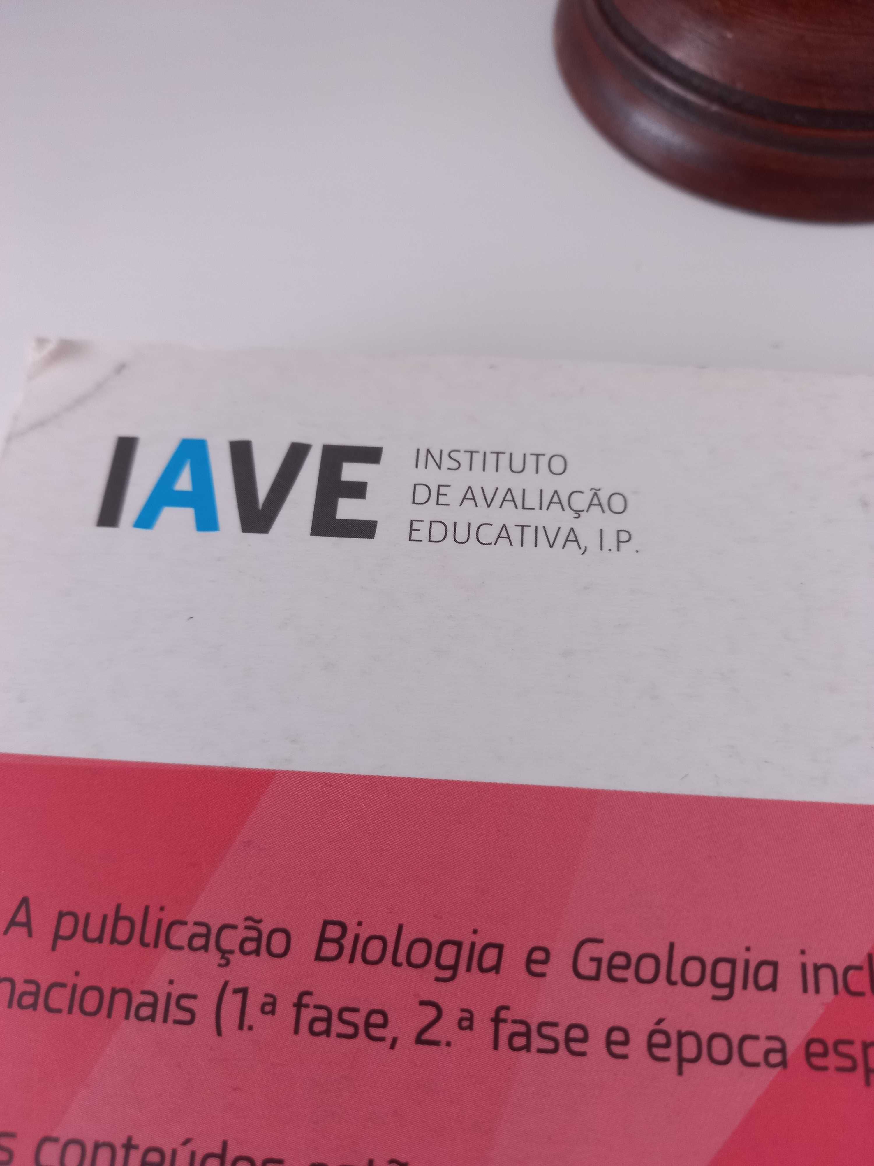 Livro IAVE - Preparação para Exames 11 Ano