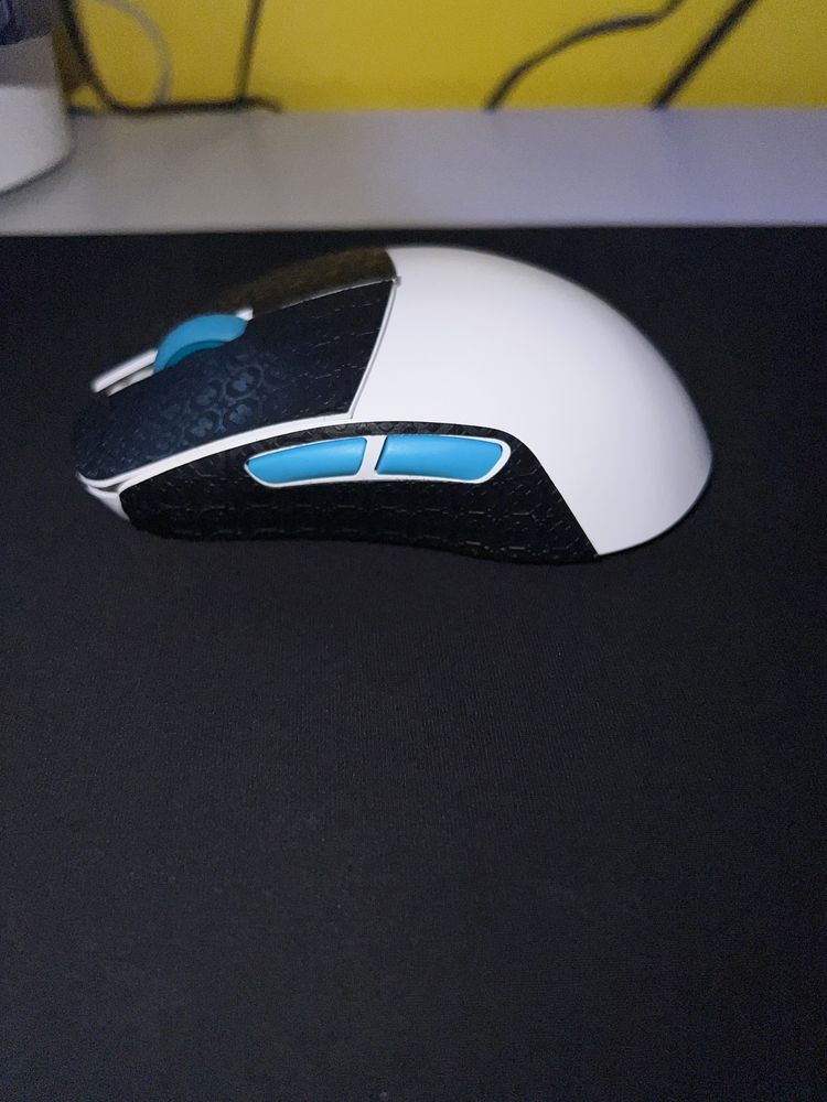 Rato Lamzu Mini PRO (4k) com mousepad da mesma marca