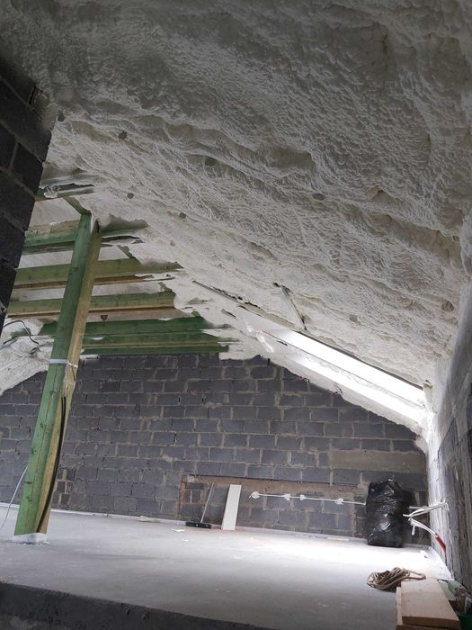 Ocieplanie pianką pur, pianka pur, izolacje pianką, piana pur