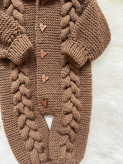 Дитячий вʼязаний комбінезон