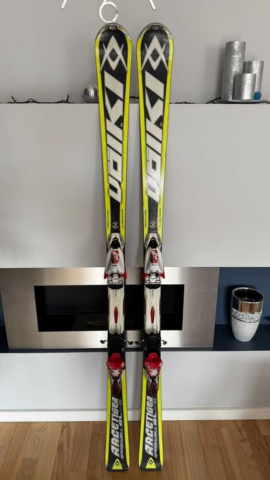 Narty Volkl Racetiger SL dł. 165 cm promień skr. 13,1 m