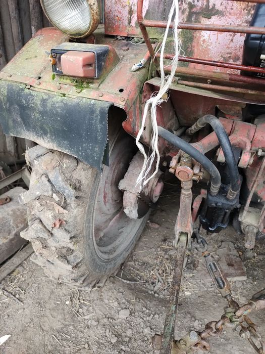 Трактор Т-25 та інвентар до нього
