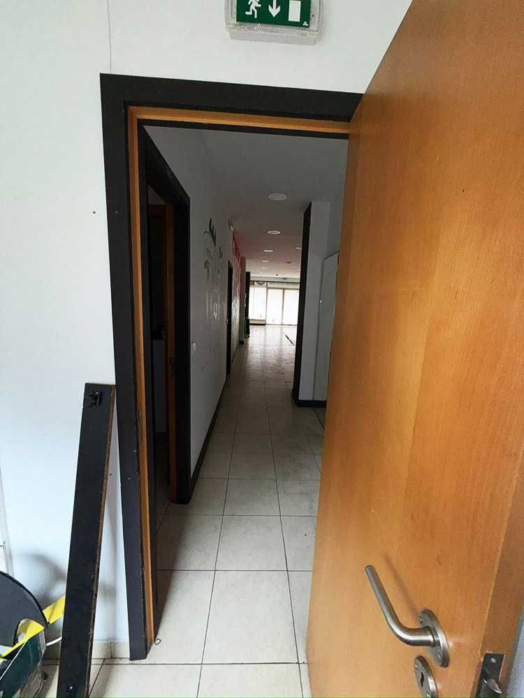 Estabelecimento Comercial com 126m2 - Centro S. Pedro da Cova
