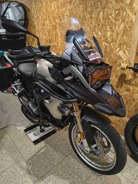 GS 1200 rebaixada de fábrica 2018 Nacional.