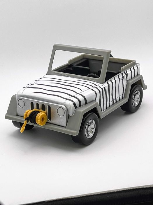 Jeep Safari (Listras de Zebra) com Guincho (Simba/Dickie Toys)