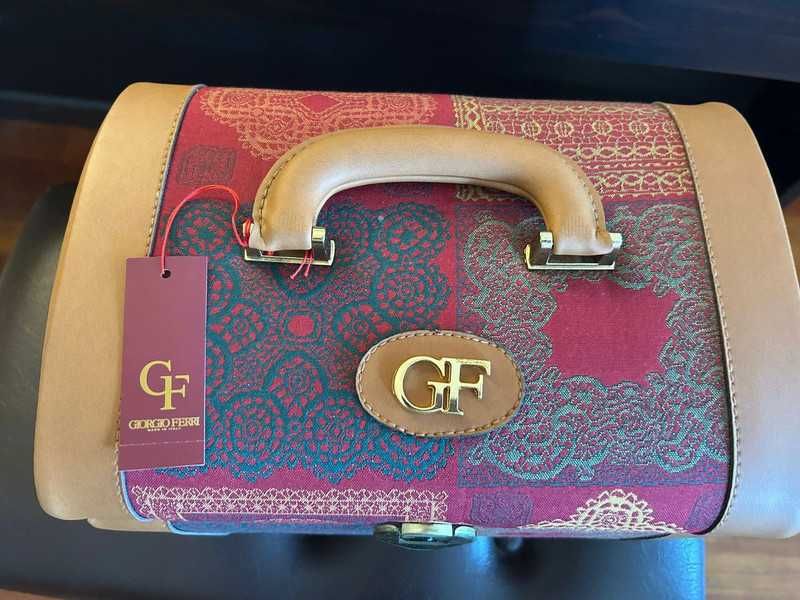 "Necessaire" da marca Giorgio Ferri