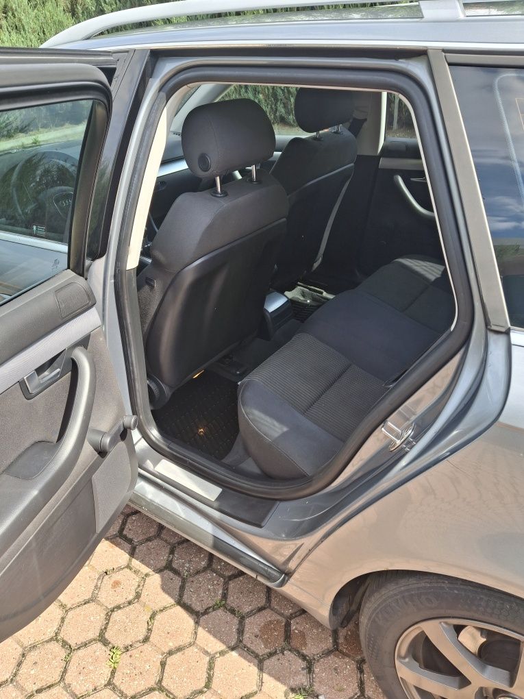 Audi A4 QUATTRO  1.8 TURBO 163 KM