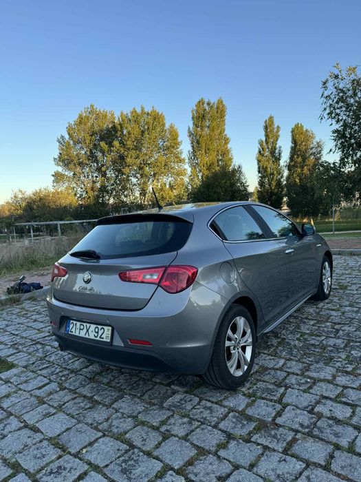Alfa Romeo Giulietta 1.6 JTDm distinctive