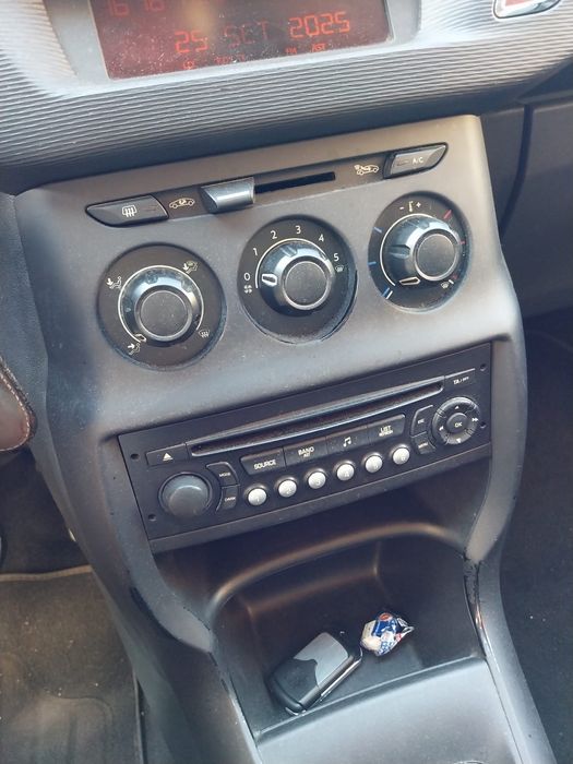 Citroen c3 a gasolina  5 portas