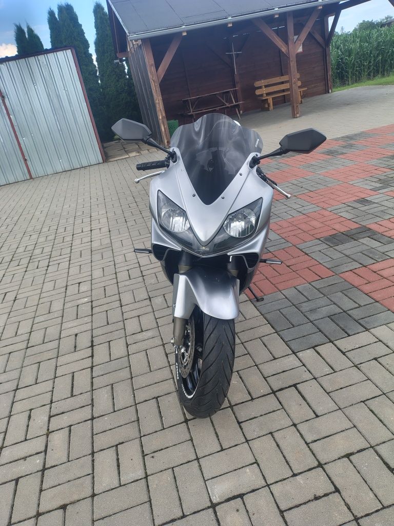 A2 Honda CBR F4i 600