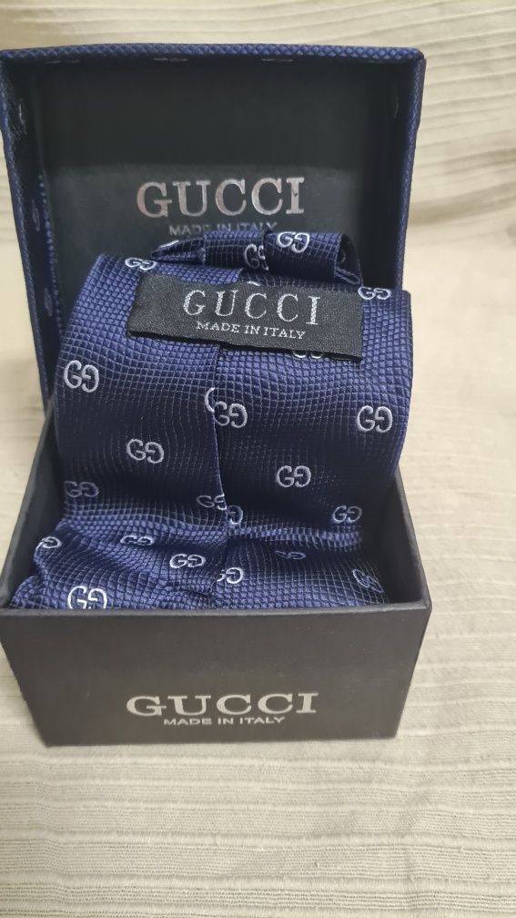 Vendo Gravata da Gucci