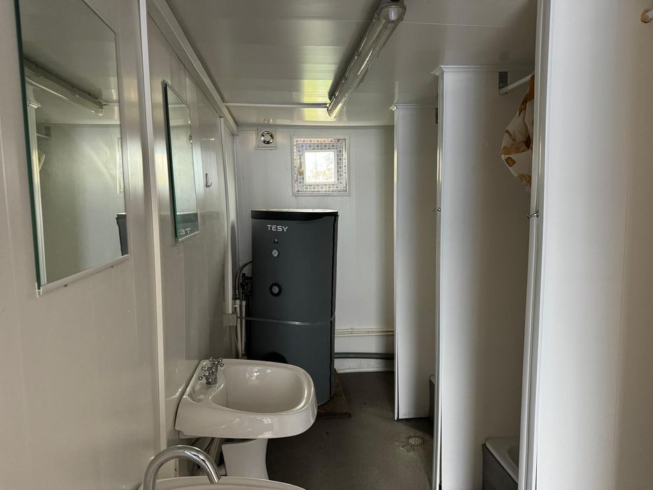 Kontener socjalny - kabiny prysznicowe