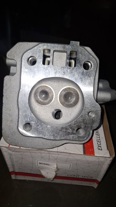 Головка блоку циліндрів генератора 168F у зборі (6,5 Hp).

Комплектуєт