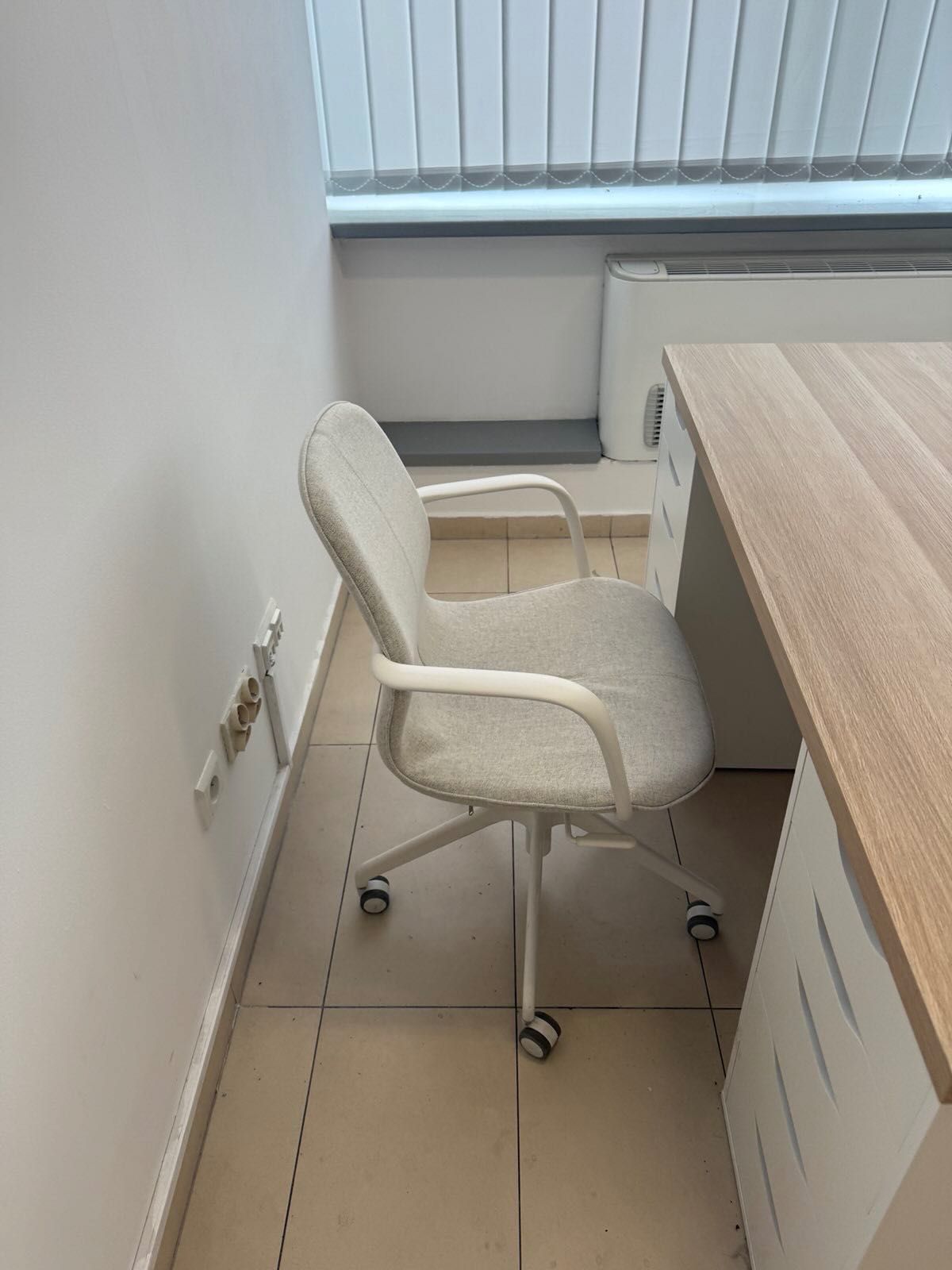 meble biurowe IKEA
