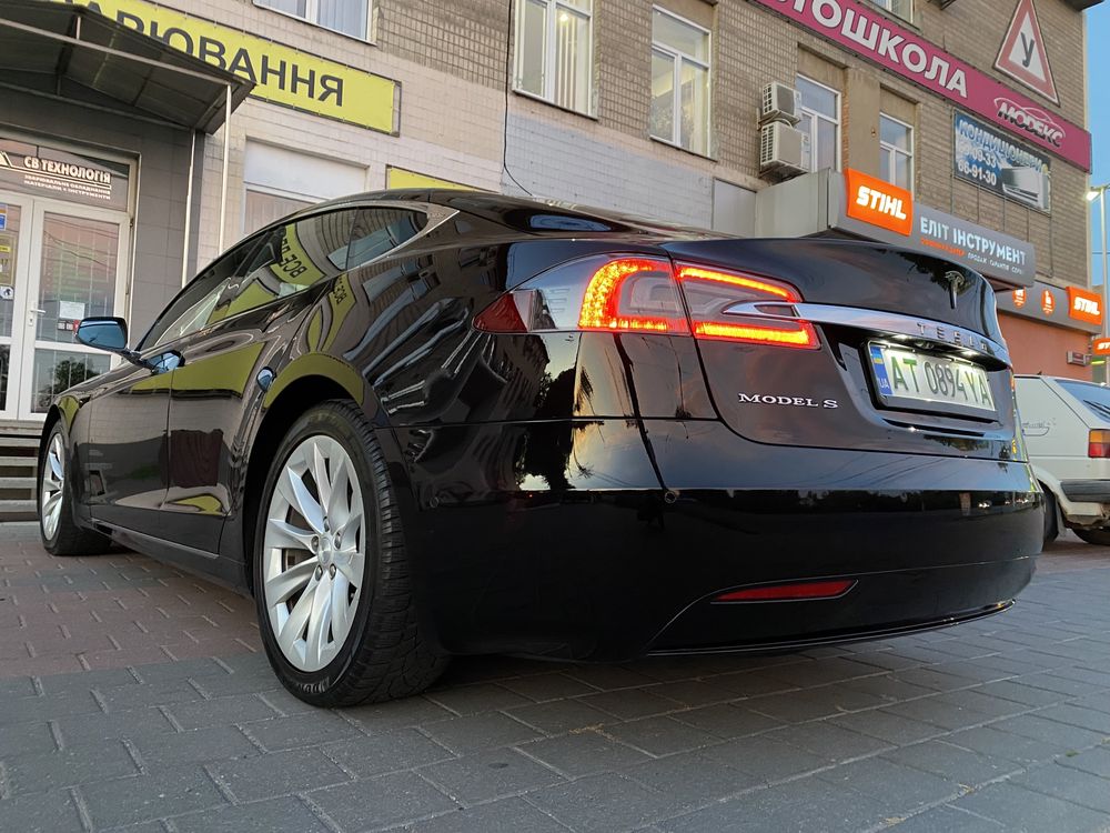 TESLA MODEL S ( Европа ) Рестайлінг 2018 рік