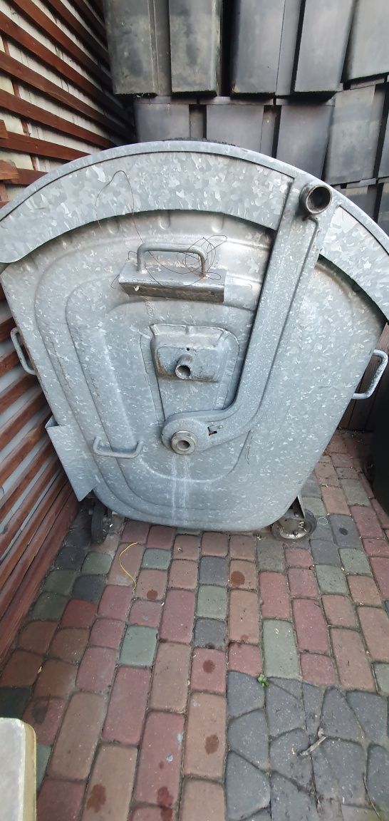 Kosz metalowy 1100 litrów