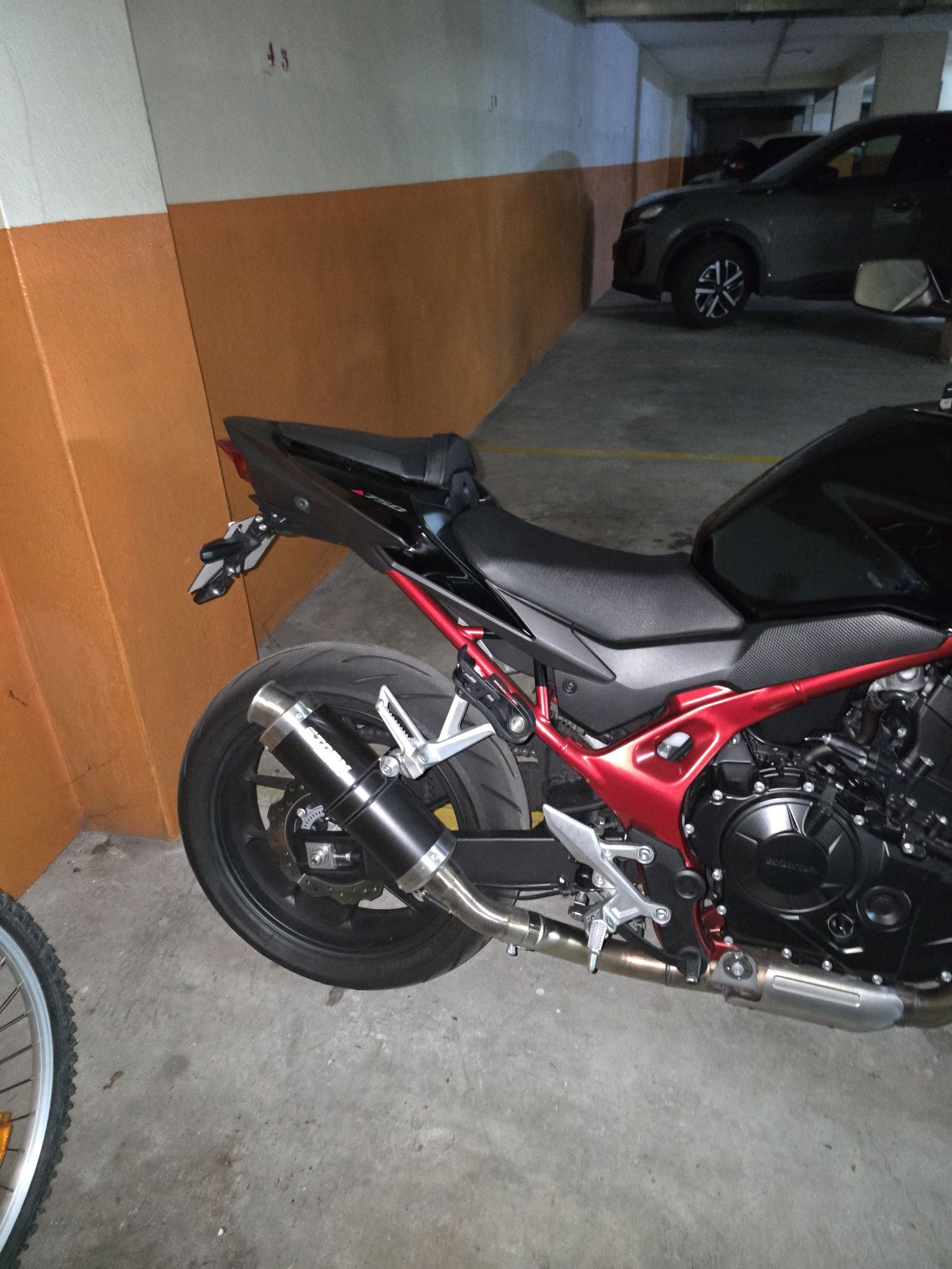Suporte para bolsas laterais Givi Remove-X hornet 750