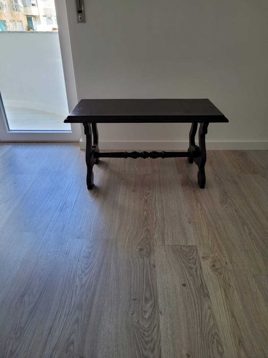 Mesa de centro em madeira