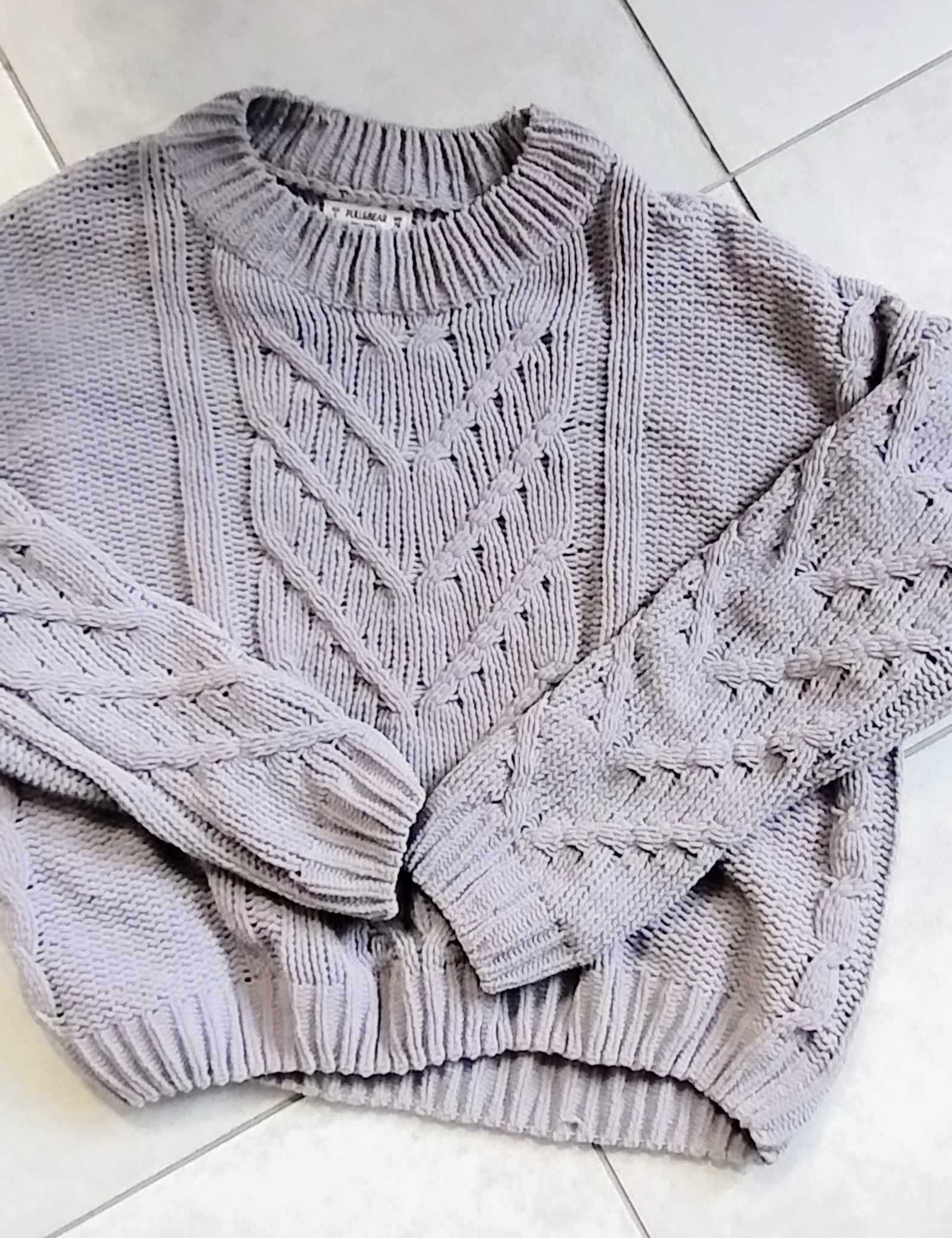 Milutki szary sweter z Pull & Bear rozm. S