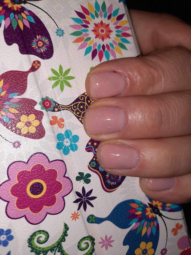 Manicure hybrydowy