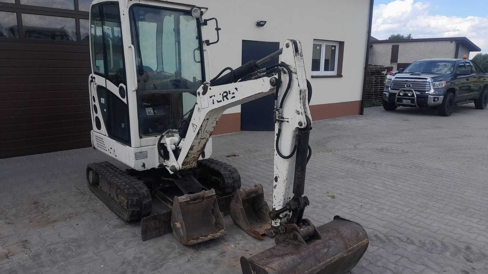 Minikoparka Terex TC16