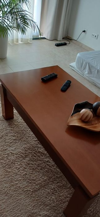 Mesa de centro em pinho mel