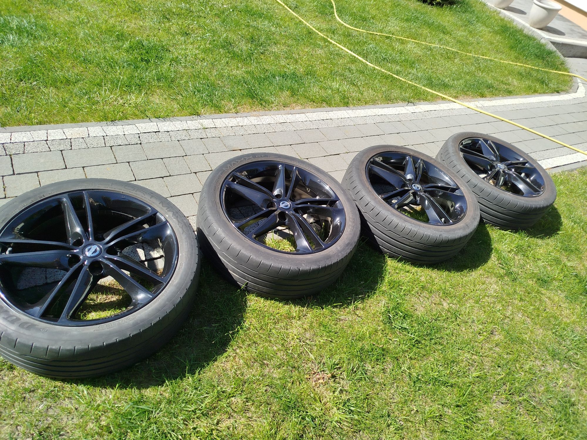 Opony Dunlop 4 sxt.