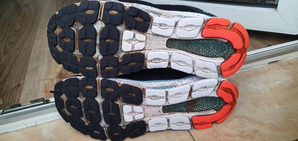Buty męskie do biegania Under Armour HOVR Infinite roz 43 wkładka 27,5