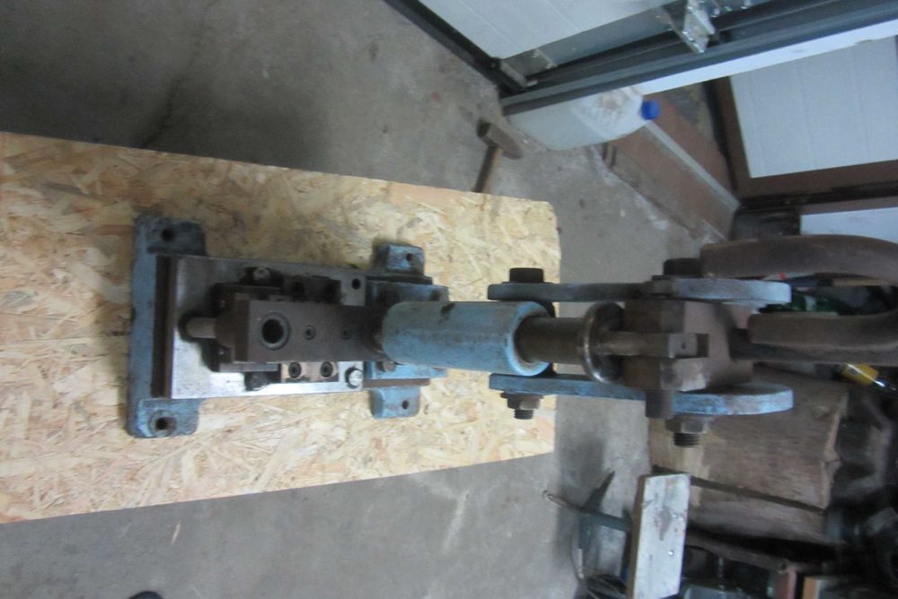 Prasa do wycinania w blachach i plastikach