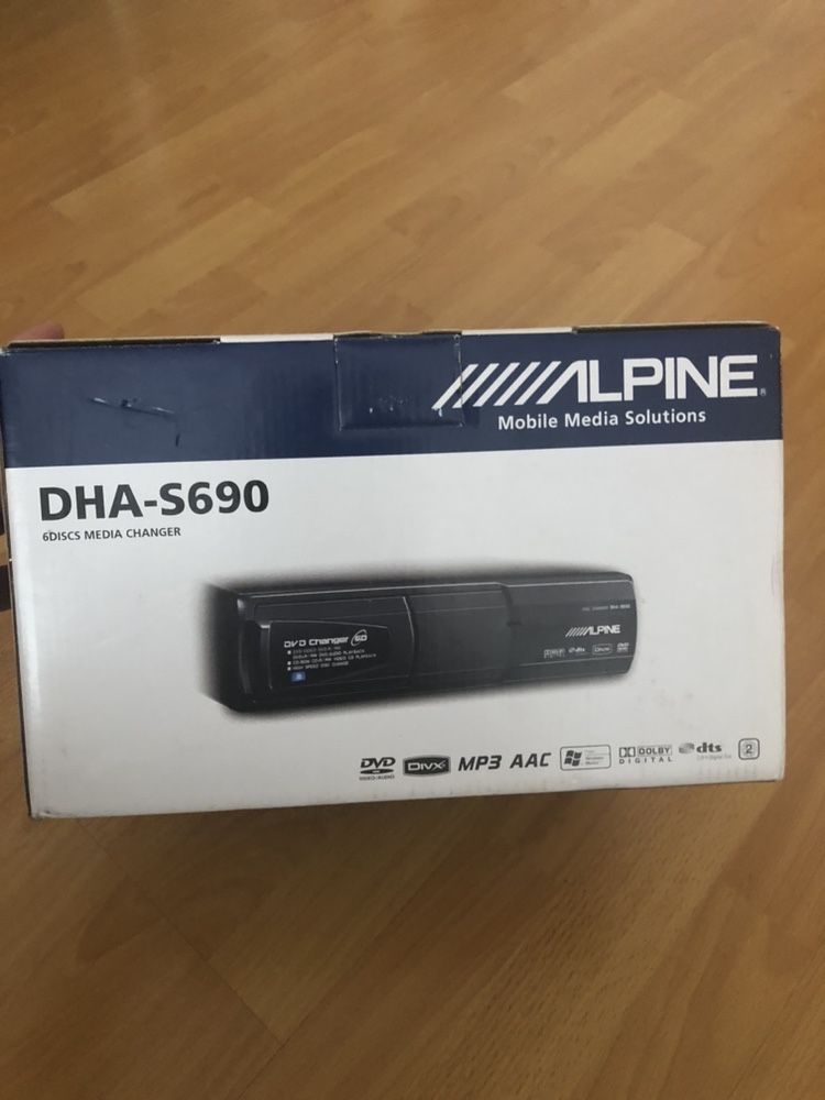 DVD-чейнджер Alpine DHA-S690