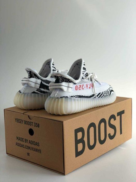 Мужские кроссовки Adidas Yeezy Boost 350 V2 Zebra адидас изи буст 350