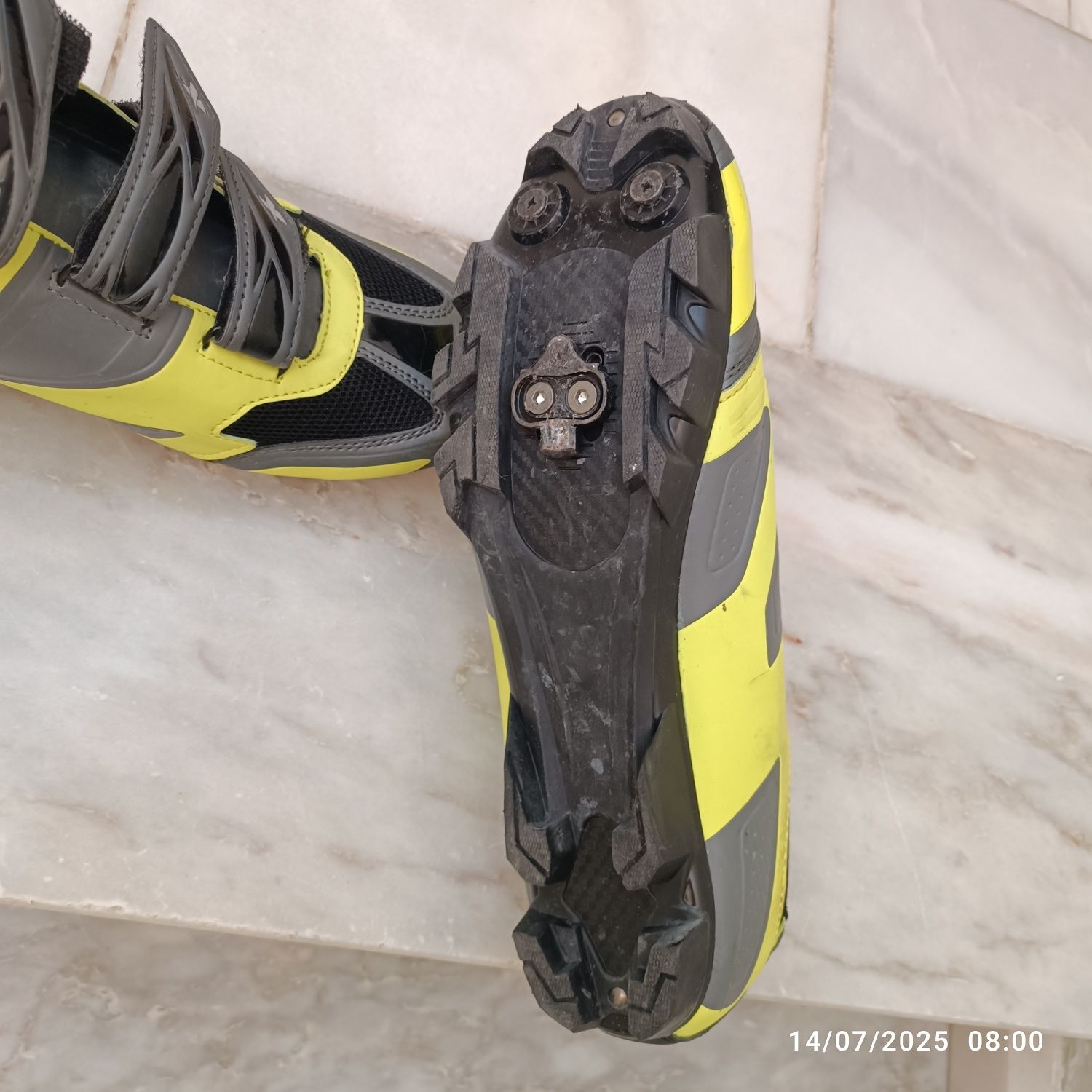 Sapatos btt novos