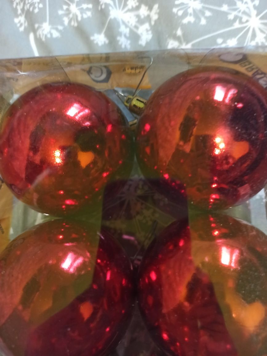 Bombki czerwone na choinkę