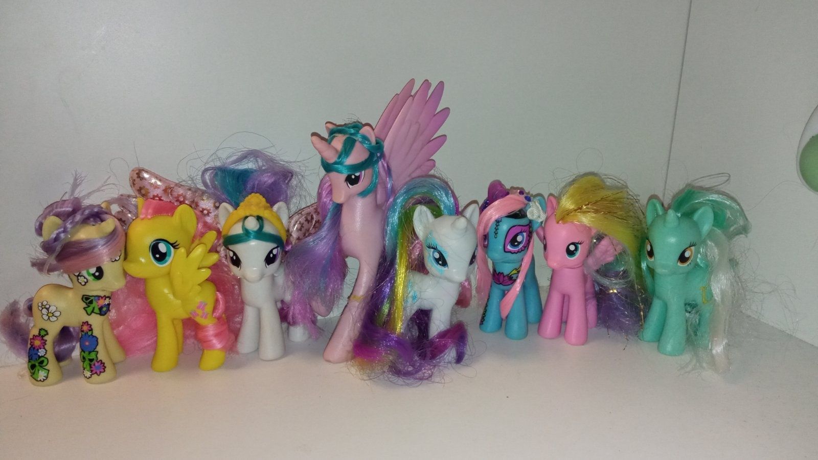 My little pony поні
Лаванда 400
Флаттершай 180
Селестія маленька 45