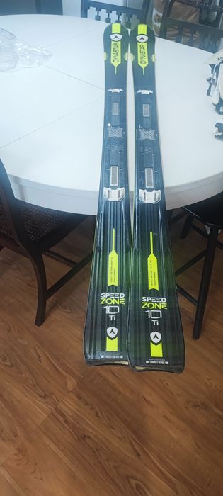 Skis (168 cm) with Bindings64284103674371121