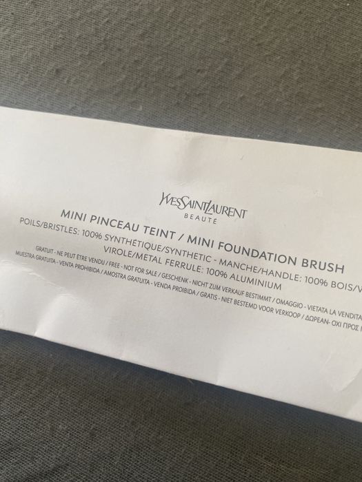 Oryginalny pędzel do makijażu YSL