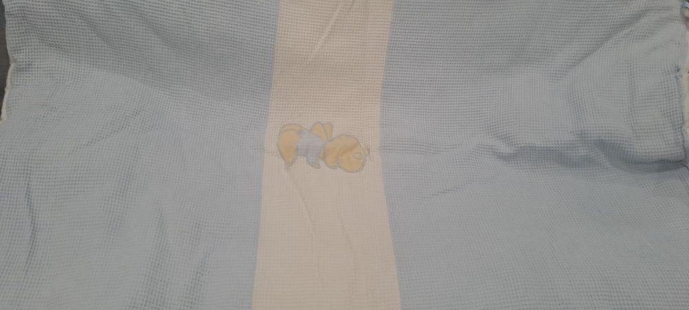 Colcha para cama bebé e resguardo
