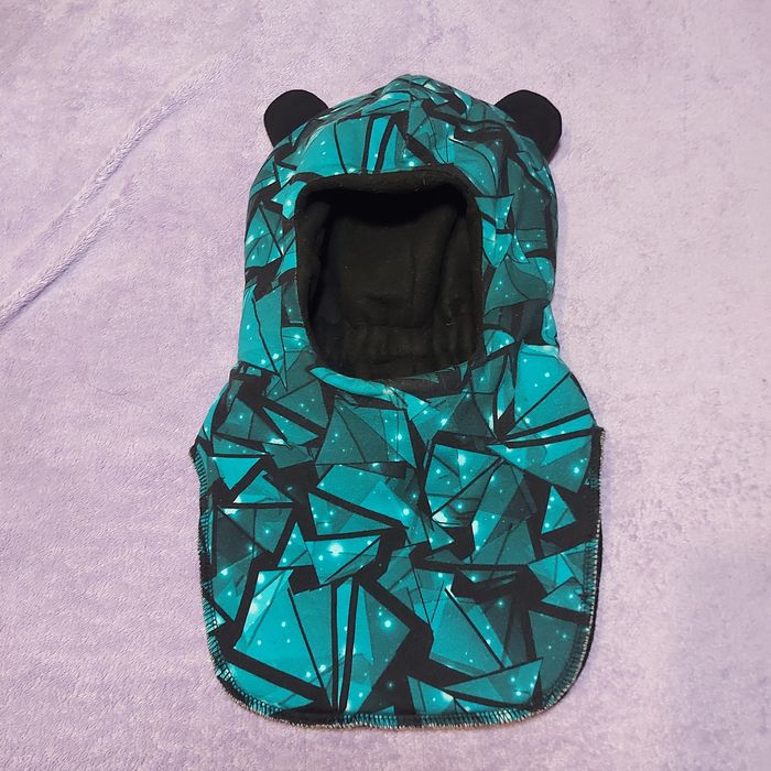 Продам детскую шапку шлем