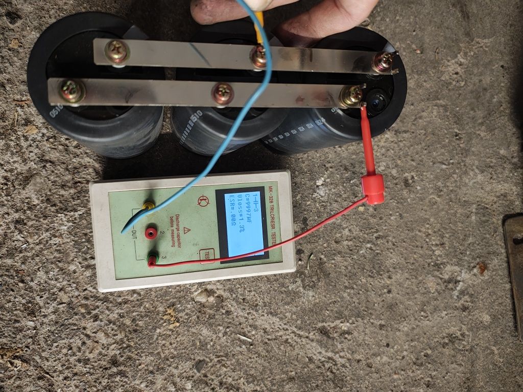 Zestaw kondensatorów 3300uF 400V Nichicon