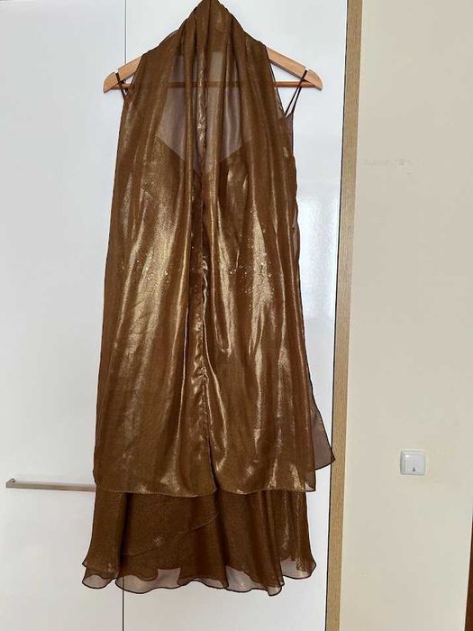 Сукня нарядна середньої довжини