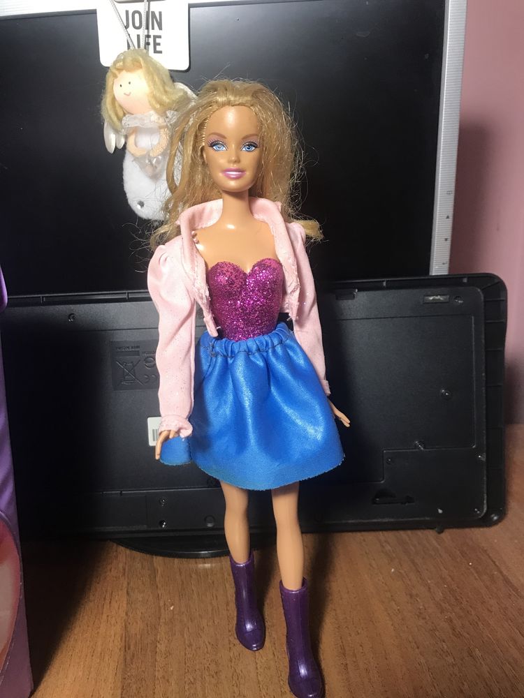 Hi Barbie! Барбі оригінальна та аксесуари