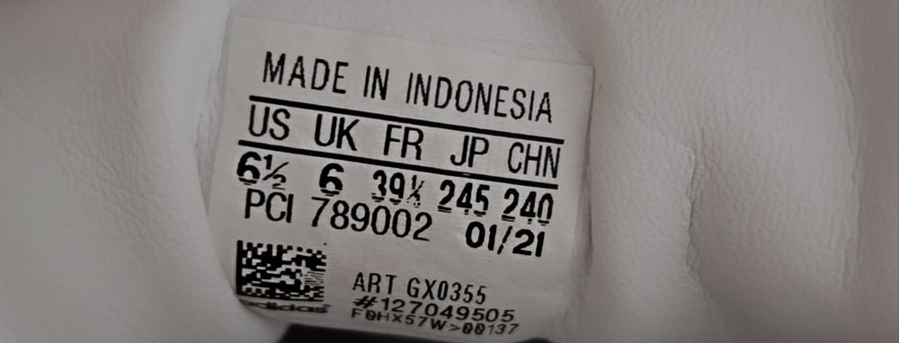 Tênis adidas superstar