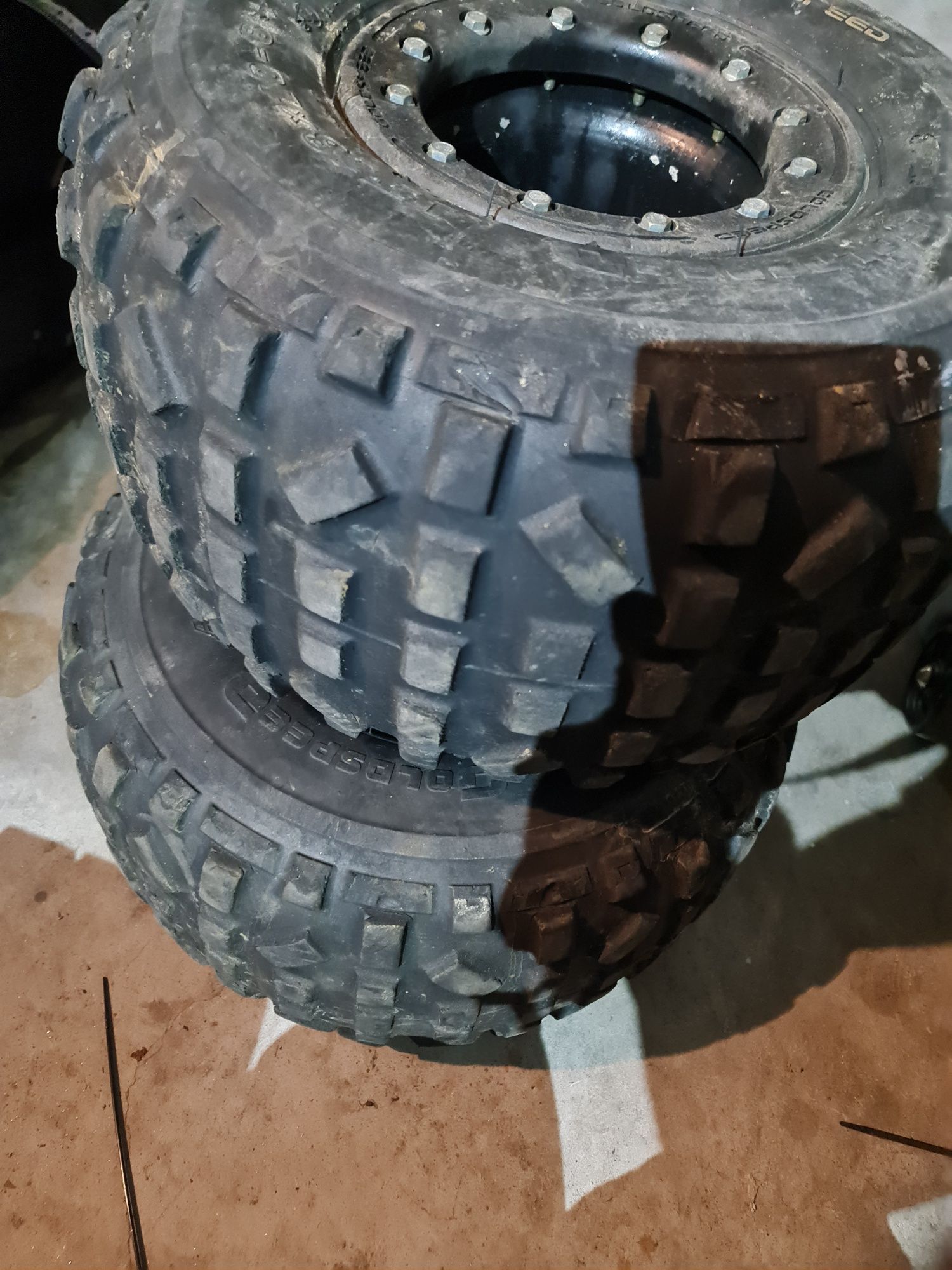 Vendo vários pneus para moto4